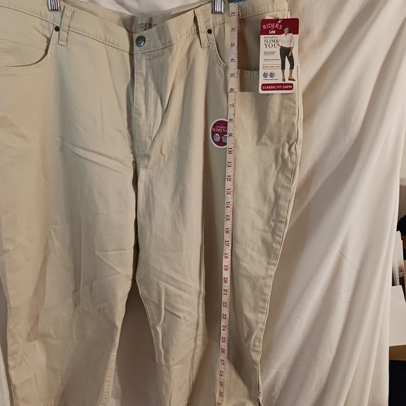 NWT Womens Capris Lee Riders 24W Beige - Oatmeal Color - Picture 5 of 14